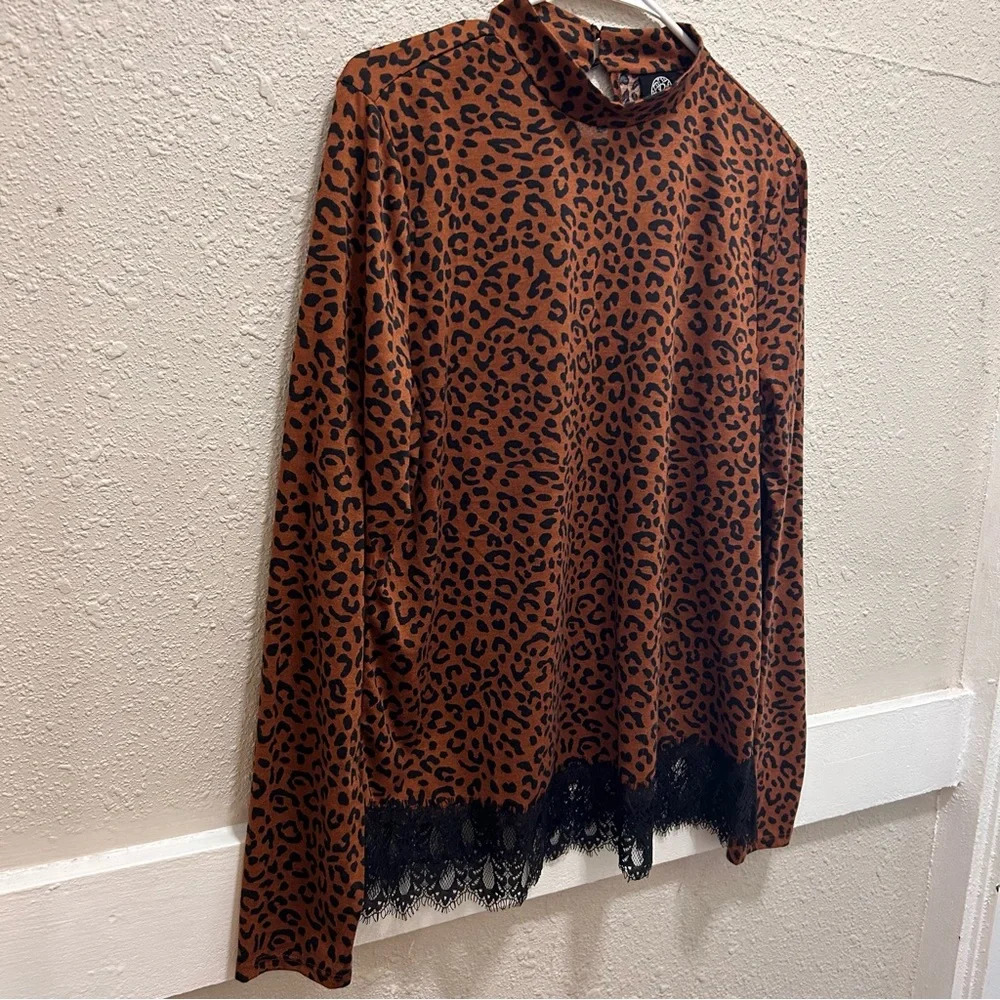 Bobeau Leopard and Lace Long Sleeve Blouse - Picture 2 of 6